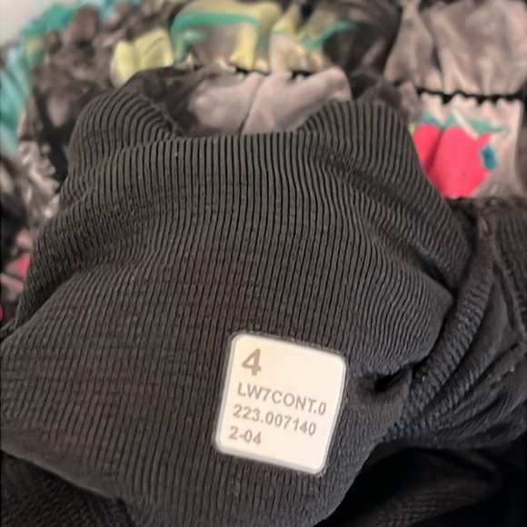 Lululemon | 2023 Hotty Hot High-Rise Lined Short Paint Drift Multi Graphite Sz 4 - Picture 11 of 13